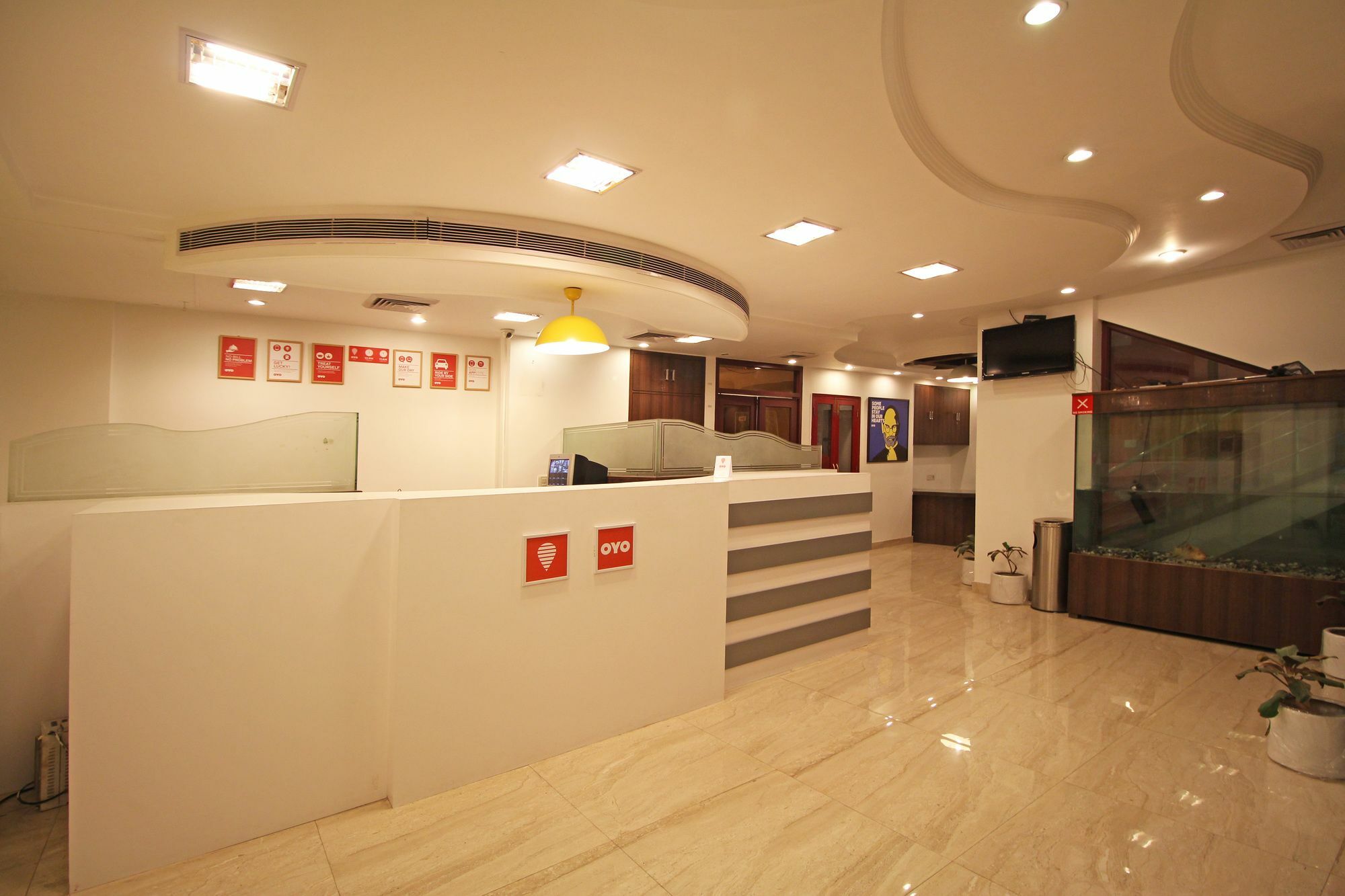 Oyo Townhouse 330 Mg Road Metro Station Hotel Gurgaon Exterior photo